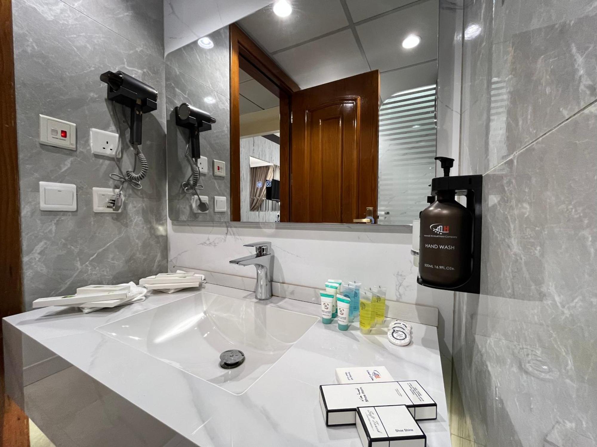 Zowar International Hotel Medina Luaran gambar